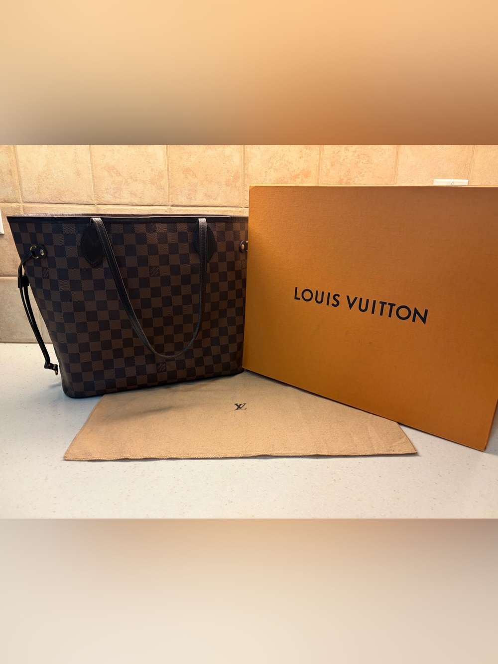 Louis Vuitton Damier MM Neverfull